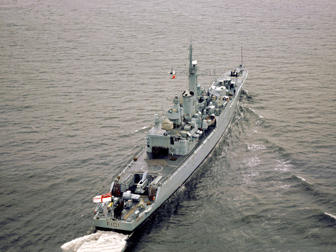 HMS Yarmouth F101 Rothesay Class Frigate Starboard Quarter View Photo Print - Posters, Prints, & Visual Artwork - by Hampshire Prints (image 1 of 9)