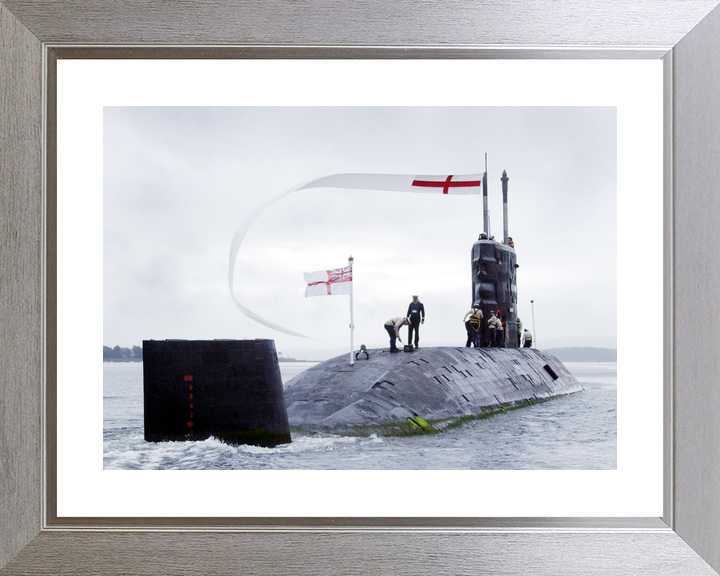 HMS Splendid S106 Swiftsure Class Submarine 2003 Decommission