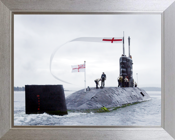 HMS Splendid S106 Swiftsure Class Submarine 2003 Decommission