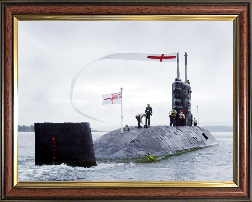 HMS Splendid S106 Swiftsure Class Submarine 2003 Decommission