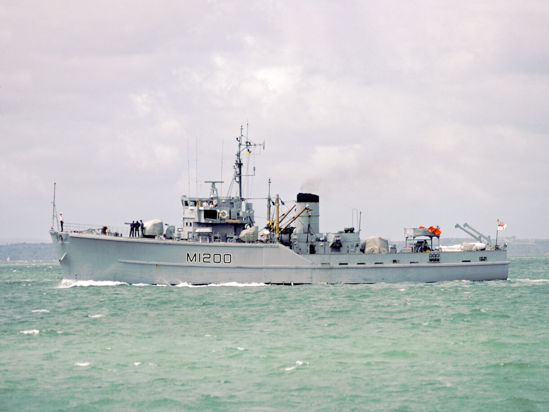 HMS Soberton M1200 Ton Class Minesweeper Warship July 1988 Photo Print - Posters, Prints, & Visual Artwork - by Hampshire Prints (image 1 of 9)