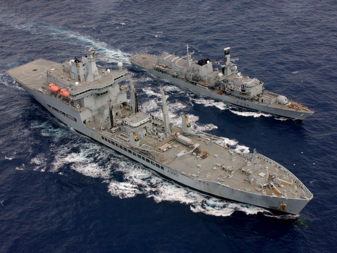 RFA Wave Ruler (A390) Photo Print - During a RAS 2006 - Royal Fleet Auxiliary Wave Class Fleet Tanker Posters, Prints, & Visual Artwork Hampshire Prints 6 x 4 No Frame No