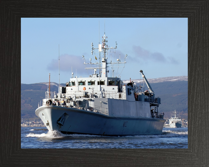 HMS Ramsey M110 Sandown Class Minehunter Low Port Bow View Photo Print - Posters, Prints, & Visual Artwork - by Hampshire Prints (image 3 of 9)