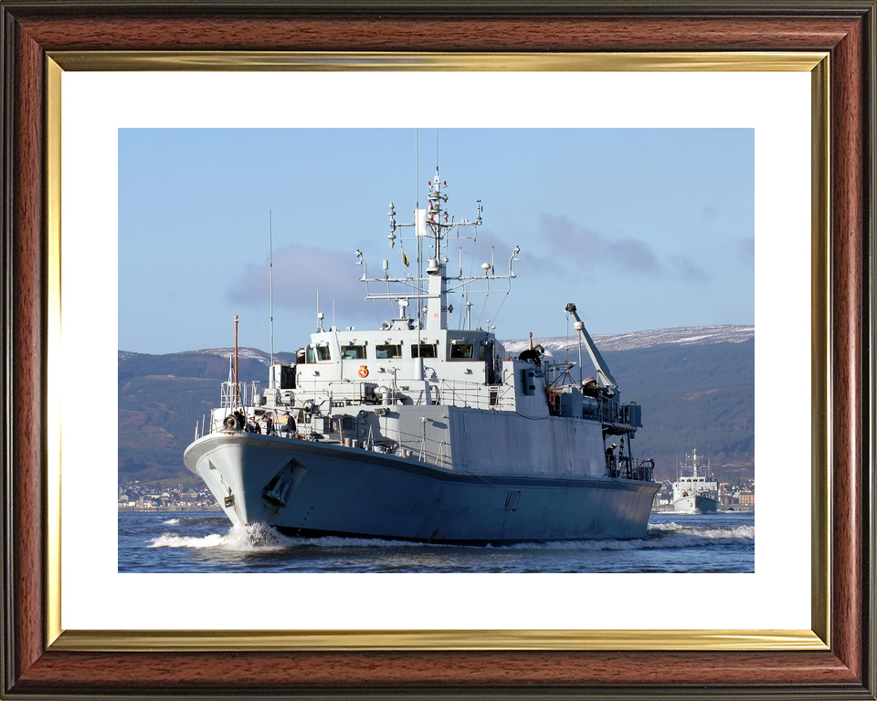 HMS Ramsey M110 Sandown Class Minehunter Low Port Bow View Photo Print - Posters, Prints, & Visual Artwork - by Hampshire Prints (image 8 of 9)