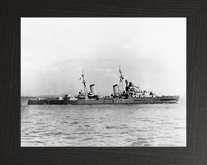 HMS Phoebe (43) Photo Print - At Sea 1943 - Royal Navy Dido Class Cruiser Posters, Prints, & Visual Artwork Hampshire Prints 10 x 8 Black Frame No