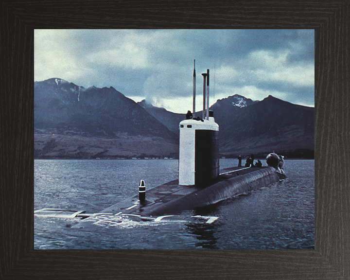 HMS Repulse (S23) Photo Print - Firth of Clyde 1979 - Royal Navy Resolution Class Submarine Hampshire Prints 10 x 8 Black Frame No
