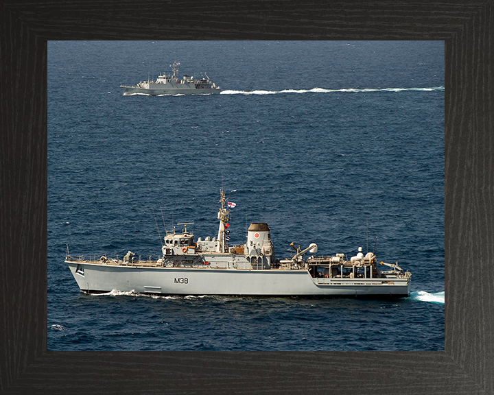 HMS Atherstone (M38) Photo Print - Middle East 2009 - Royal Navy Hunt Class Mine Warfare Vessel Hampshire Prints 10 x 8 Black Frame No