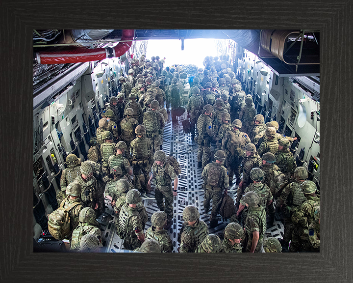 Soldiers arrive in Kabul on a C-17 Photo Print - British Army Hampshire Prints 10 x 8 Black Frame No