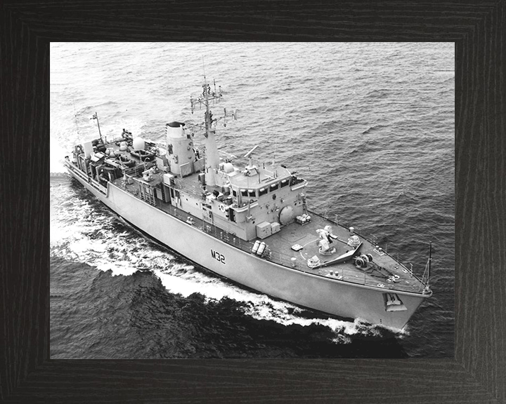 HMS Cottesmore (M32) Royal Navy Hunt Class Mine Warfare Vessel Black and White Photo Print Wall Art Decor Posters, Prints, & Visual Artwork Hampshire Prints 10 x 8 Black Frame No