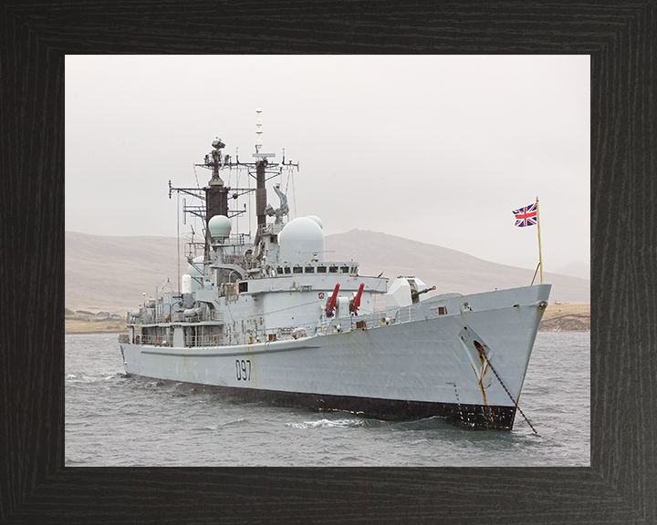 HMS Edinburgh (D97) Royal Navy Type 42 Destroyer Sitting at Anchor Photo Print Wall Art Decor Posters, Prints, & Visual Artwork Hampshire Prints 10 x 8 Black Frame No