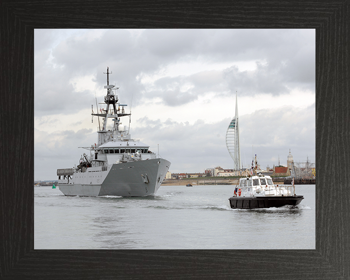 HMS Clyde (P257) Photo Print - Leaves Portsmouth 2007 - Royal Navy River Class Patrol Vessel Posters, Prints, & Visual Artwork Hampshire Prints 10 x 8 Black Frame No