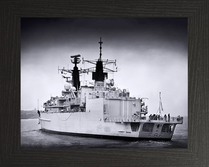 HMS Campbeltown (F86) Royal Navy Type 22 Frigate In Black and White Photo Print Wall Art Decor Posters, Prints, & Visual Artwork Hampshire Prints 10 x 8 Black Frame No