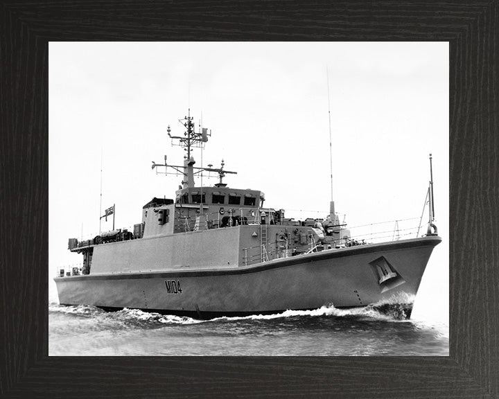 HMS Walney M104 | Photo Print | Framed Print | Sandown Class | minesweeper | Royal Navy Hampshire Prints