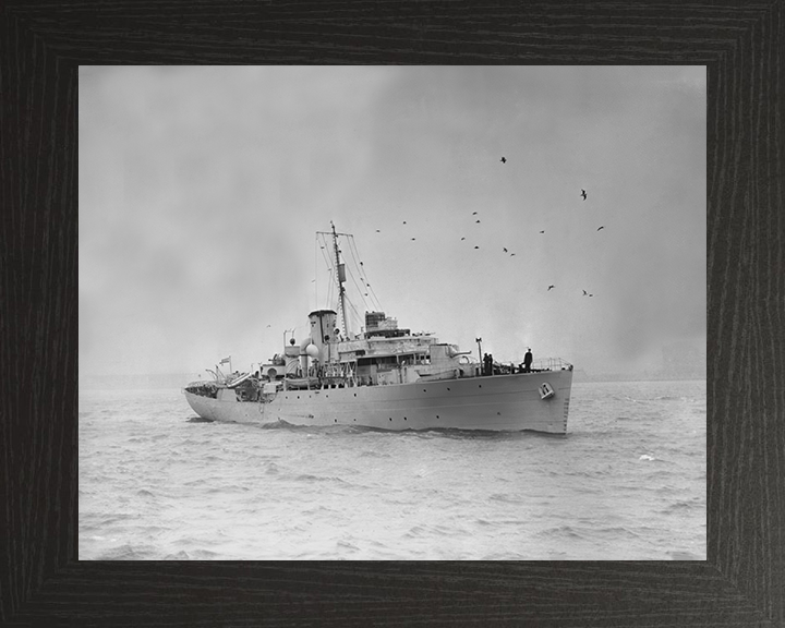 HMS Anchusa (K186) Photo Print - Liverpool 1941 - Royal Navy Flower Class Corvette Hampshire Prints 10 x 8 Black Frame No