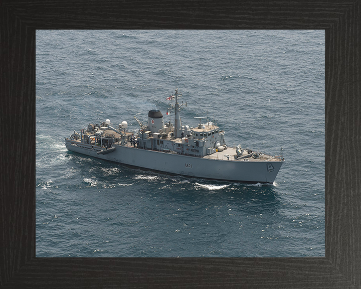 HMS Quorn (M41) Photo Print - Persian Gulf 2013 - Royal Navy Hunt Class Minehunter Hampshire Prints 10 x 8 Black Frame No