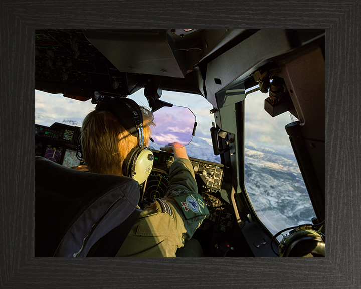 RAF Atlas C.1 A400M Cockpit Photo Print - Royal Air Force Hampshire Prints 10 x 8 Black Frame No