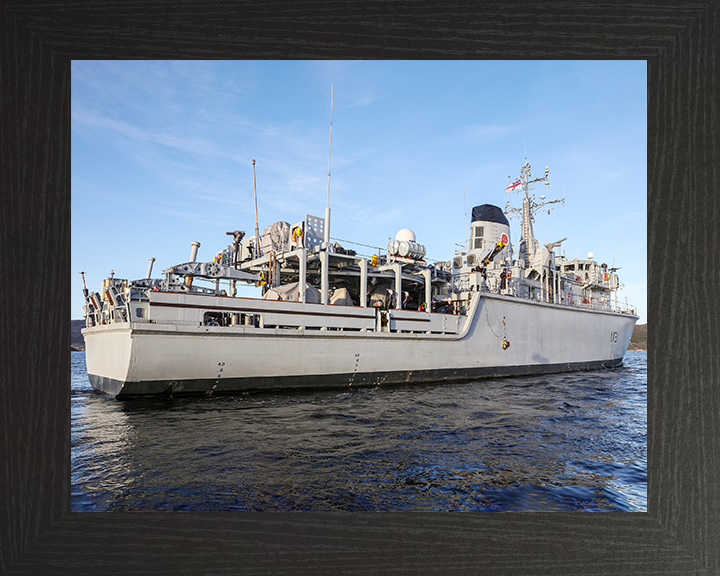 HMS Cattistock (M31) Royal Navy Hunt Class MineHunter Starboard Quarter View Photo Print Wall Art Decor Posters, Prints, & Visual Artwork Hampshire Prints 10 x 8 Black Frame No