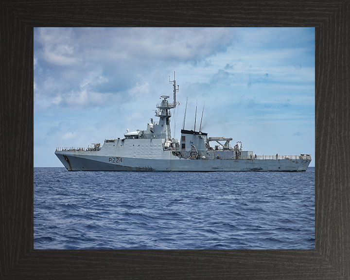 HMS Trent (P224) Photo Print - Port Beam View - Royal Navy River Class Patrol Vessel Hampshire Prints 10 x 8 Black Frame No