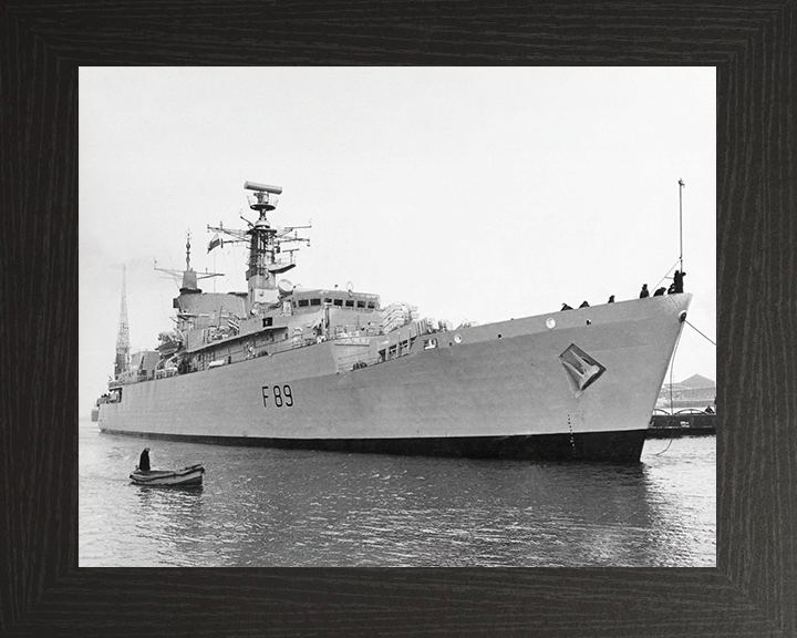 HMS Battleaxe (F89) Royal Navy Type 22 Frigate Coming Alongside Photo Print Wall Art Decor Posters, Prints, & Visual Artwork Hampshire Prints 10 x 8 Black Frame No