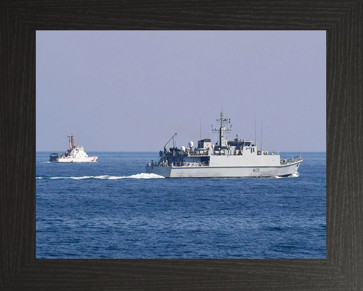 HMS Bangor (M109) Royal Navy Sandown Class Minehunter With US Coastguard Photo Print Wall Art Decor Posters, Prints, & Visual Artwork Hampshire Prints 10 x 8 Black Frame No