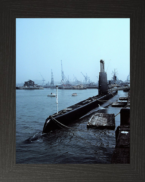 HMS Onyx (S21) Photo Print - Alongside - Royal Navy Oberon Class Submarine Hampshire Prints 10 x 8 Black Frame No