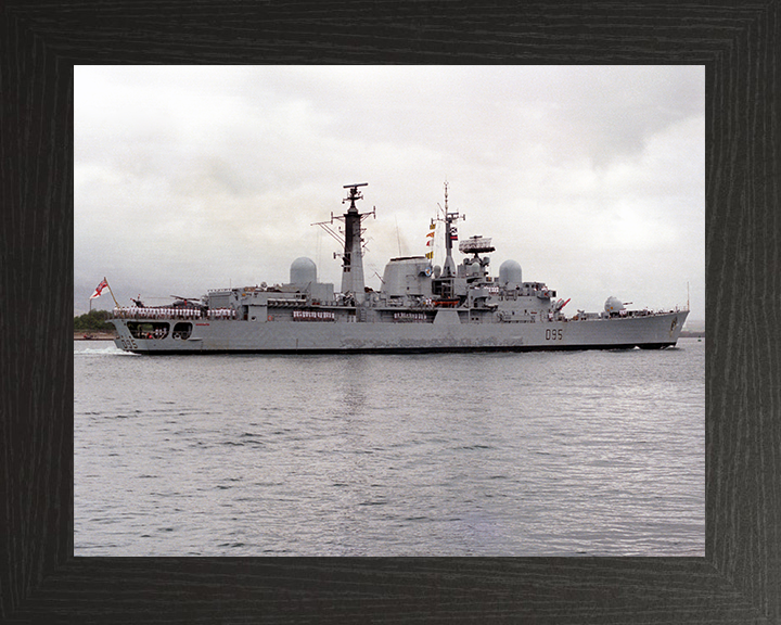 HMS Manchester (D95) Photo Print - Entering Pearl Harbour - Royal Navy Type 42 Destroyer Hampshire Prints 10 x 8 Black Frame No