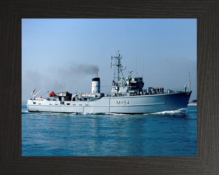 HMS Kellington M1154 | Photo Print | Framed Print | Ton Class | Minesweeper | Royal Navy Hampshire Prints