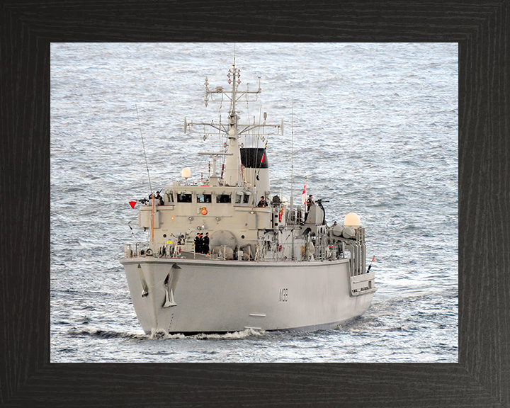 HMS Atherstone (M38) Royal Navy Hunt Class Mine Warfare Vessel Port Bow View Photo Print Wall Art Decor Posters, Prints, & Visual Artwork Hampshire Prints 10 x 8 Black Frame No