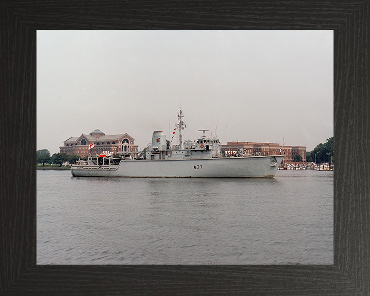 HMS Chiddingfold M37 | Photo Print | Framed Print | Hunt Class | Minehunter | Royal Navy Hampshire Prints