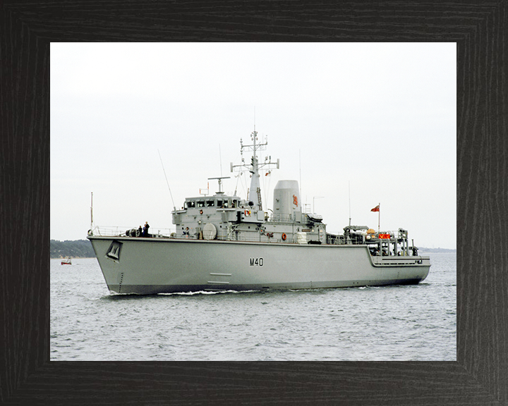 HMS Berkeley (M40) Royal Navy Hunt Class Mine Warfare Vessel Port Side View Photo Print Wall Art Decor Posters, Prints, & Visual Artwork Hampshire Prints 10 x 8 Black Frame No
