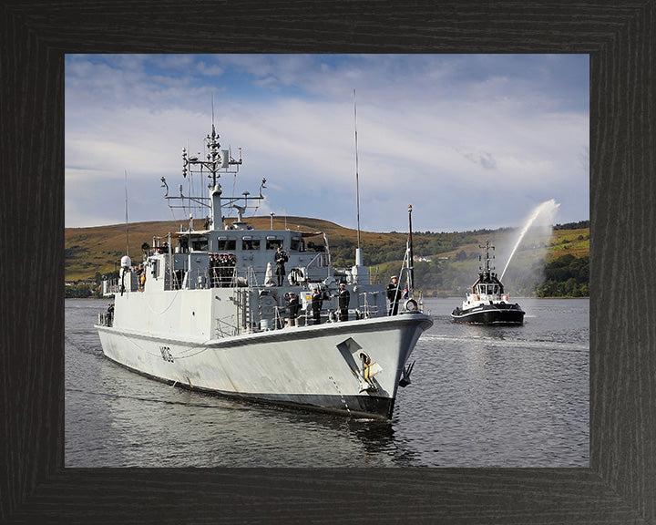 HMS Penzance M106 | Photo Print | Framed Print | Sandown Class | Minehunter | Royal Navy Hampshire Prints
