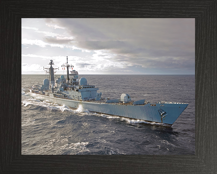 HMS Edinburgh (D97) Royal Navy Type 42 Destroyer Starboard View Photo Print Wall Art Decor Posters, Prints, & Visual Artwork Hampshire Prints 10 x 8 Black Frame No