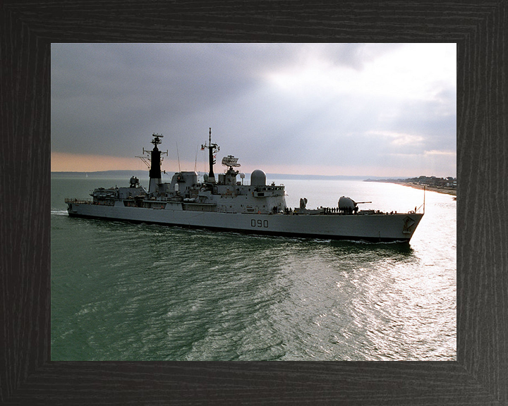 HMS Southampton (D90) - Entering Portsmouth 2004 - Royal Navy Type 42 Destroyer Photo Print Wall Art Naval Decor UK Posters, Prints, & Visual Artwork Hampshire Prints 10 x 8 Black Frame No