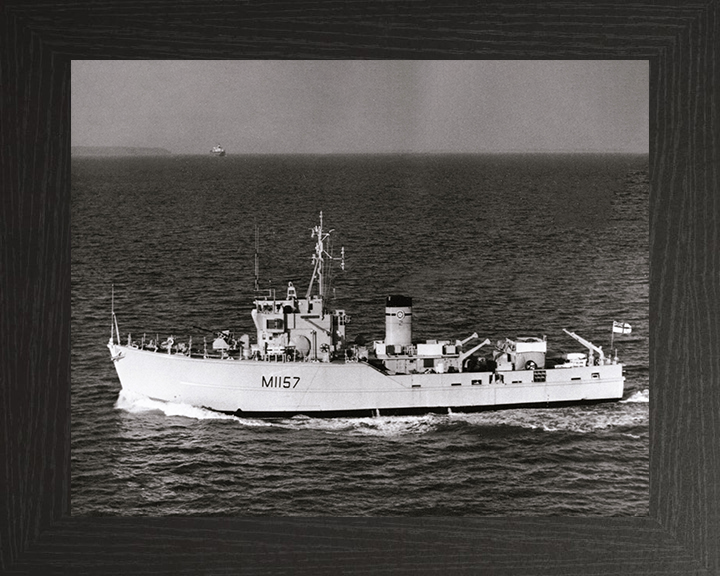 HMS Kirkliston M1157 | Photo Print | Framed Print | Ton Class | Minesweeper | Royal Navy Hampshire Prints