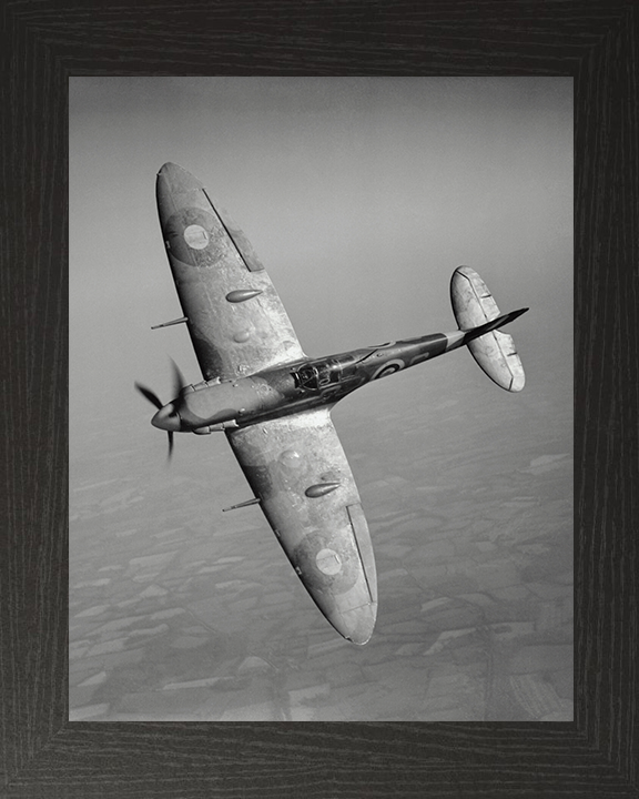 RAF Supermarine Spitfire Mk Vb in Flight Photo Print - Royal Air Force Aircraft Hampshire Prints 10 x 8 Black Frame No