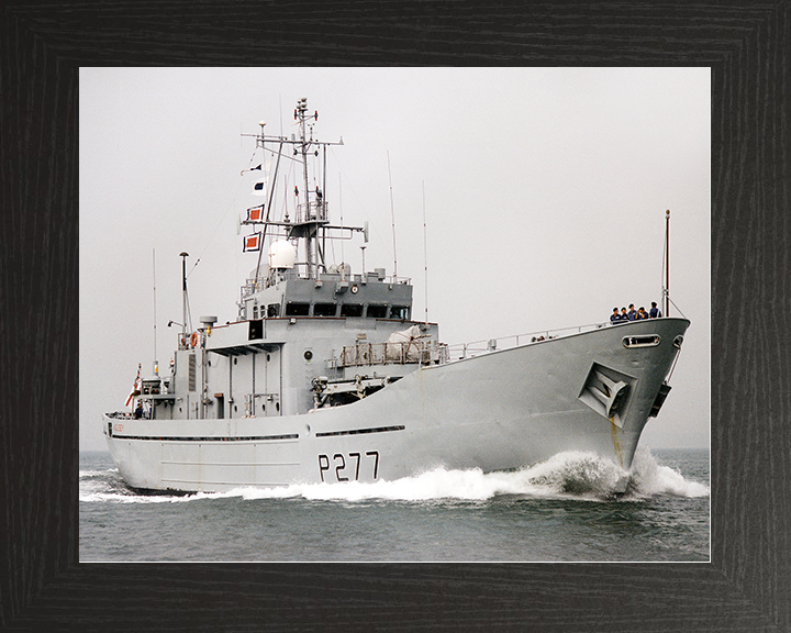 HMS Anglesey (P277) Royal Navy Island Class Patrol Vessel Underway Photo Print Wall Art Decor Posters, Prints, & Visual Artwork Hampshire Prints 10 x 8 Black Frame No