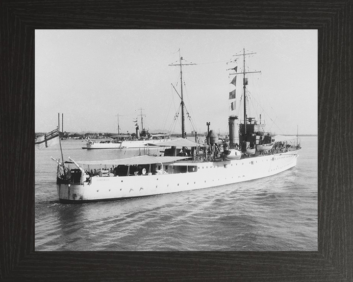 HMS Sandwich (L12) Photo Print - Leaving Port 1933 - Royal Navy Bridgewater Class Sloop Hampshire Prints 10 x 8 Black Frame No