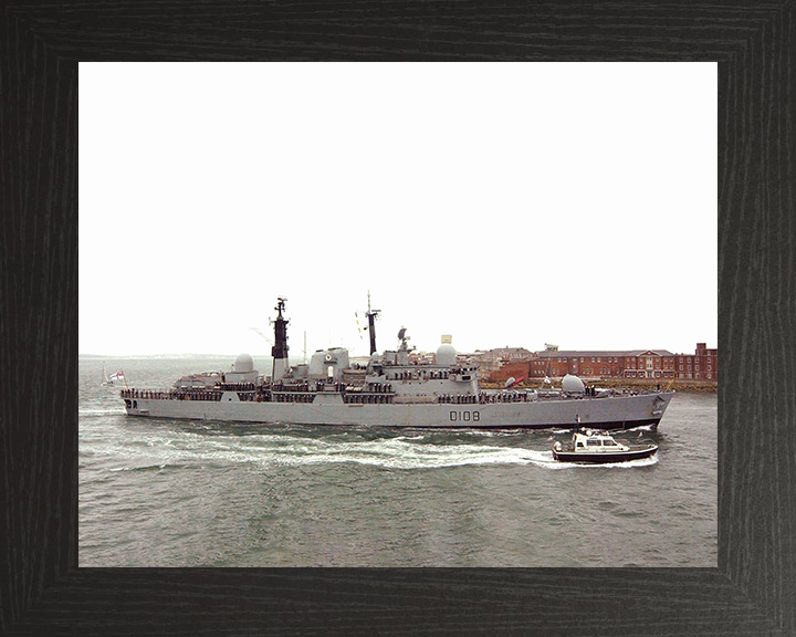 HMS Cardiff (D108) Royal Navy Type 42 Destroyer Entering Portsmouth 2005 Photo Print Wall Art Decor Posters, Prints, & Visual Artwork Hampshire Prints 10 x 8 Black Frame No