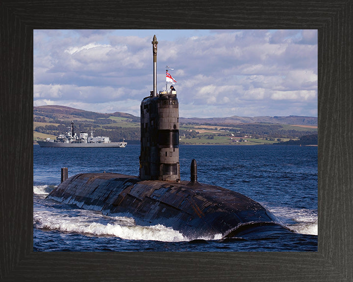 HMS Superb S109 Royal Navy Swiftsure class Submarine Photo Print or Framed Print - Hampshire Prints