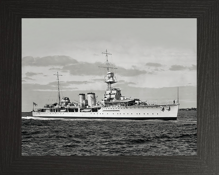 HMS Danae (D44) Royal Navy Danae Class Cruiser Starboard View Photo Print Wall Art Decor Posters, Prints, & Visual Artwork Hampshire Prints 10 x 8 Black Frame No