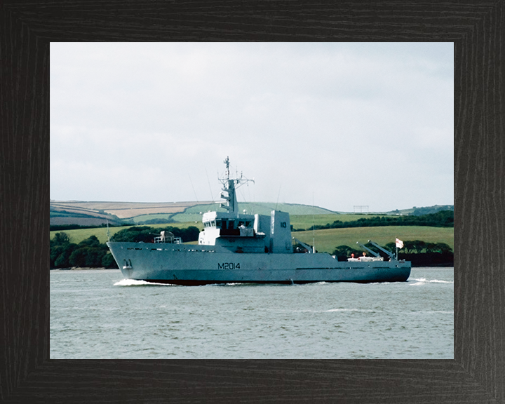 HMS Arun (M2014) Royal Navy River Class Minesweeper Port Side View Photo Print Wall Art Decor Posters, Prints, & Visual Artwork Hampshire Prints 10 x 8 Black Frame No