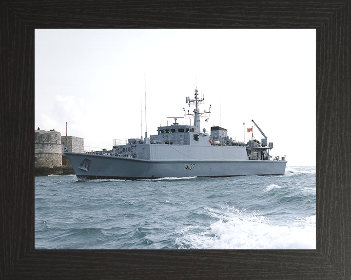 HMS Pembroke (M107) Photo Print - Entering Portsmouth 1997 - Royal Navy Sandown Class Minehunter