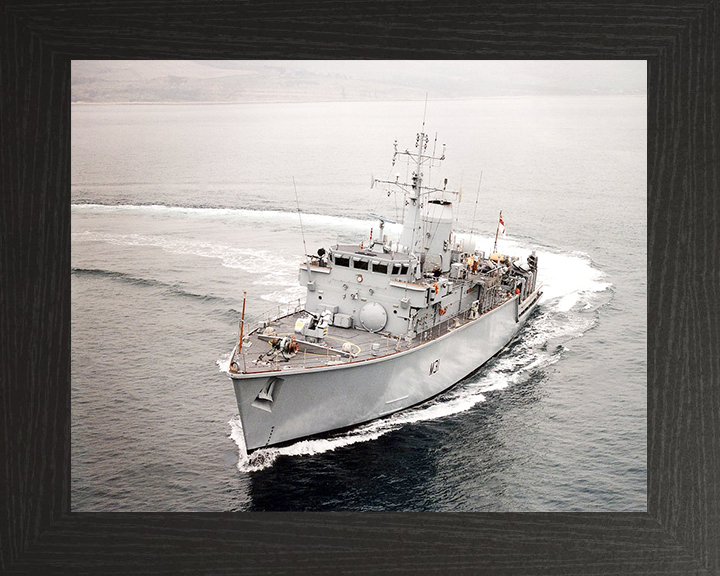 HMS Cattistock (M31) Royal Navy Hunt Class MineHunter Turning to Starboard Photo Print Wall Art Decor Posters, Prints, & Visual Artwork Hampshire Prints 10 x 8 Black Frame No