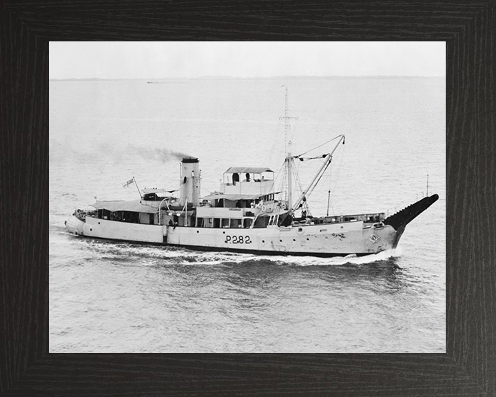 HMS Barfoam (P282) Royal Navy Bar Class Boom Defence Vessel Starboard View Photo Print Wall Art Decor Posters, Prints, & Visual Artwork Hampshire Prints 10 x 8 Black Frame No