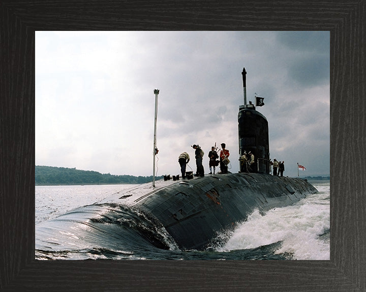 HMS Sceptre S104 Submarine | Photo Print | Framed Print | Swiftsure Class | Royal Navy Hampshire Prints