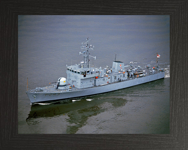 HMS Swift P243 | Photo Print | Framed Print | Peacock Class | Patrol Vessel | Royal Navy Hampshire Prints