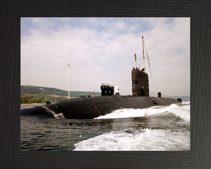 HMS Sceptre (S104) Photo Print - Faslane 1997 - Royal Navy Swiftsure Class Submarine Hampshire Prints 10 x 8 Black Frame No