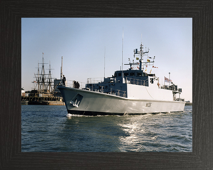 HMS Penzance (M106) Photo Print - Entering Portsmouth 1998 - Royal Navy Sandown Class Minehunter
