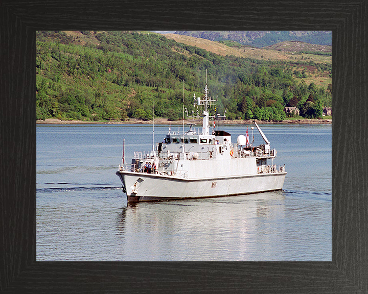 HMS Blyth (M111) Photo Print - Clyde 2004 - Royal Navy Sandown Class Minehunter Posters, Prints, & Visual Artwork Hampshire Prints 10 x 8 Black Frame No