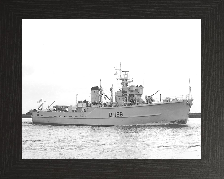 HMS Belton (M1199) Royal Navy Ton Class Minesweeper Starboard View Photo Print Wall Art Decor Posters, Prints, & Visual Artwork Hampshire Prints 10 x 8 Black Frame No